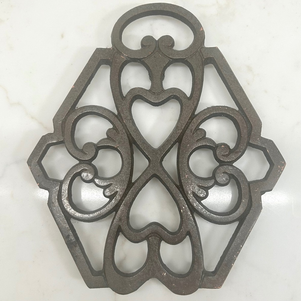Pampered Chef Round Up From the Heart Bronze Cast Iron Trivet #2946